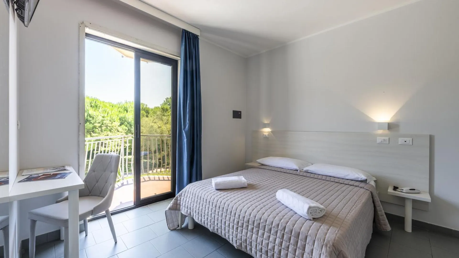 Hotel La Siesta Lido di Jesolo 3*,  Italy